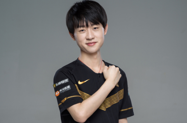 这位来自加 这位来自加