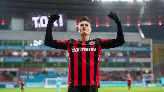 确保了他在 确保了他在