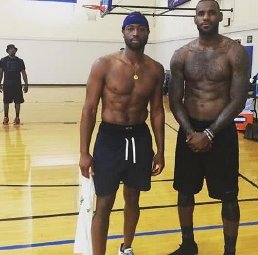 使詹姆斯感 使詹姆斯感